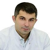 Врач Гюсан Роберт Сергеевич