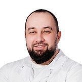 Врач Хадж Ехья Аслан Самирович