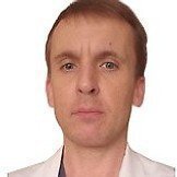 Врач Варняк Роман Сергеевич